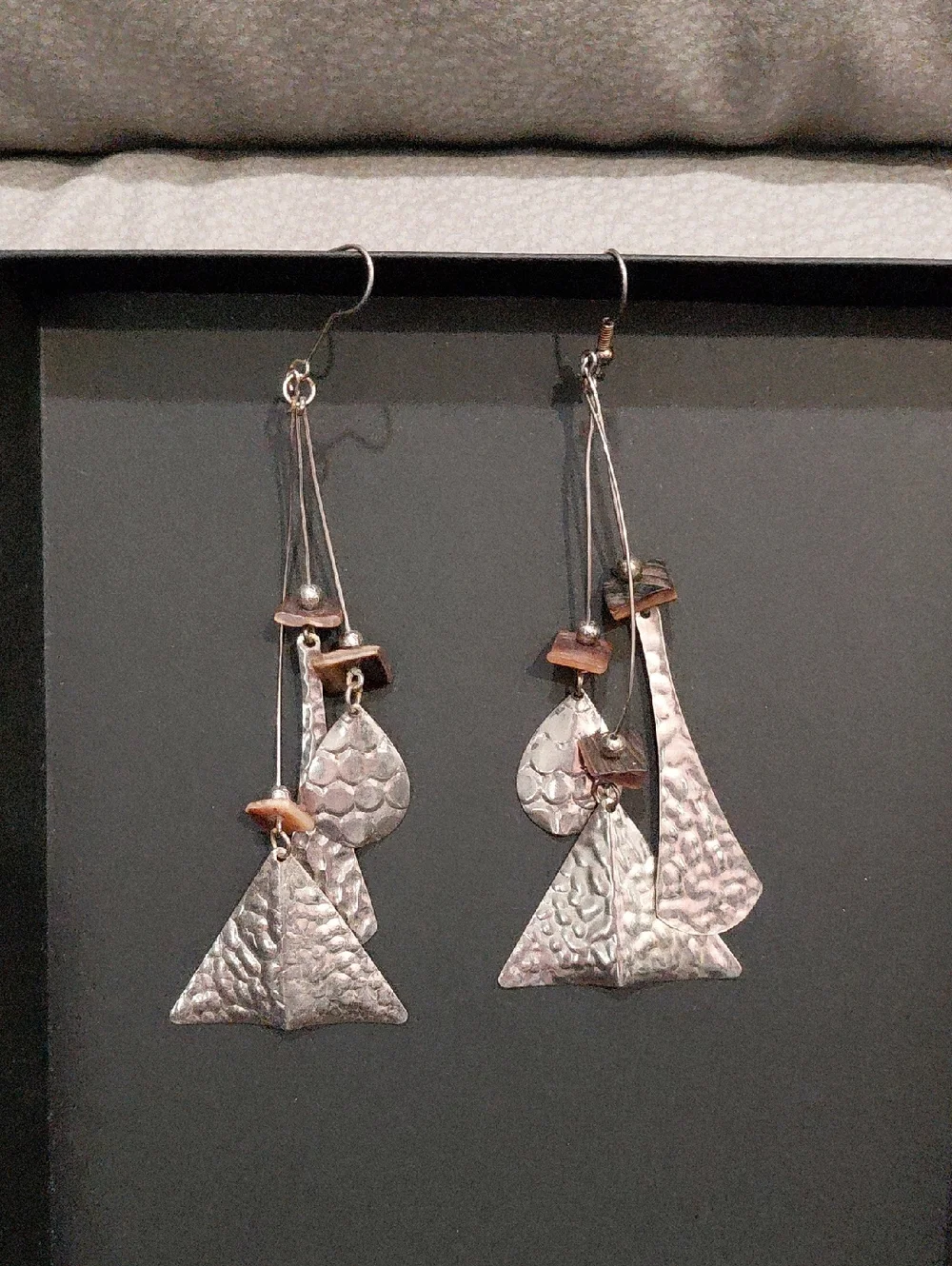 VINTAGE WIND CHIME EARRINGS - Picture 9 of 9